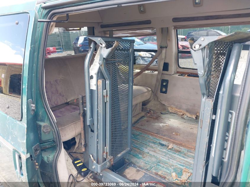 1999 Chevrolet Astro Upfitter Pkg. VIN: 1GBEL19W5XB122754 Lot: 39723069