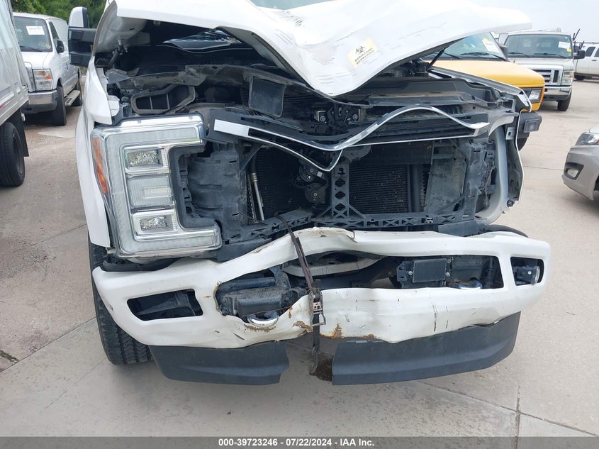 2018 Ford F-250 Platinum VIN: 1FT7W2B61JEB71418 Lot: 39723246