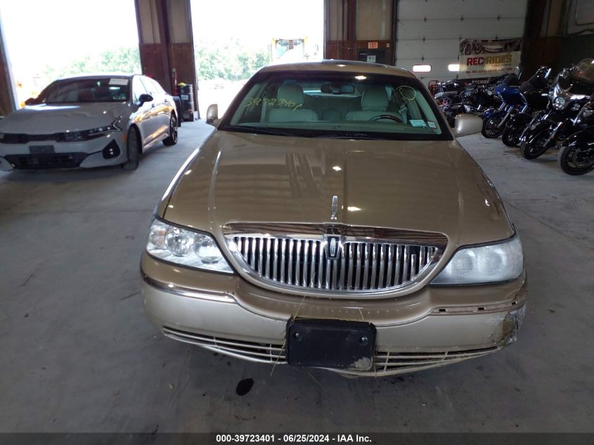 2007 Lincoln Town Car Signature Limited VIN: 1LNHM82W97Y627441 Lot: 39723401