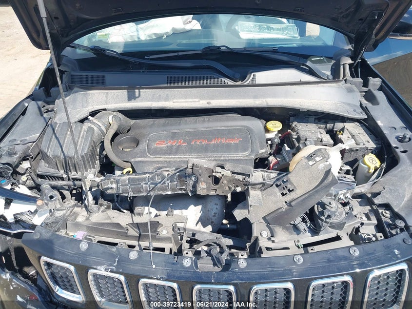 VIN 3C4NJDCB1JT190600 2018 JEEP COMPASS LIMITED 4X4