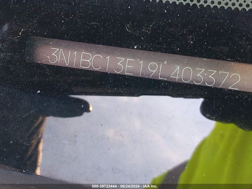2009 Nissan Versa 1.8S VIN: 3N1BC13E19L403372 Lot: 39723444
