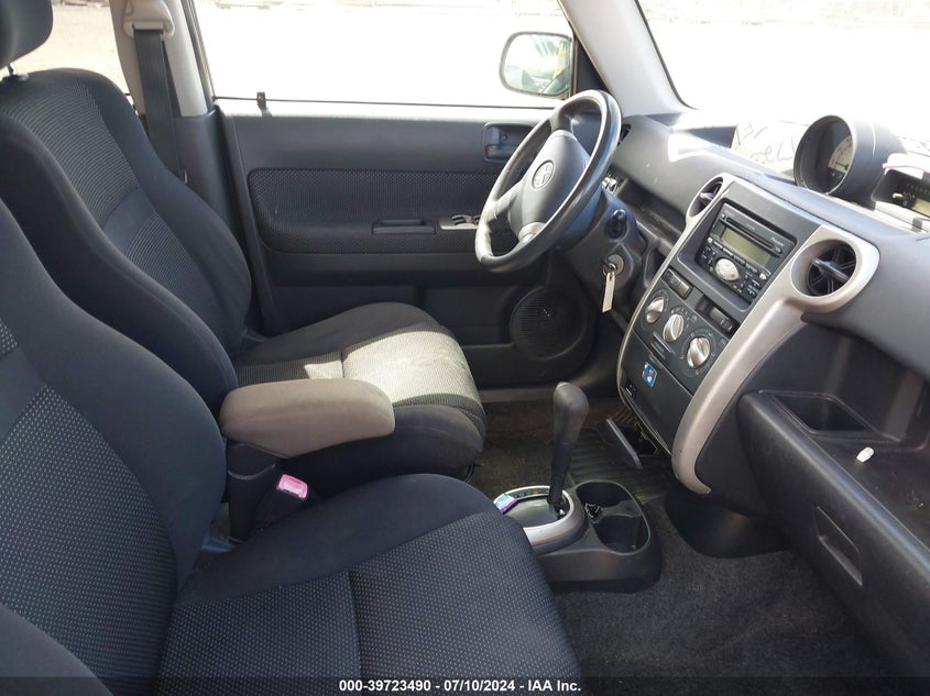 2005 Scion Xb VIN: JTLKT324050188323 Lot: 39723490