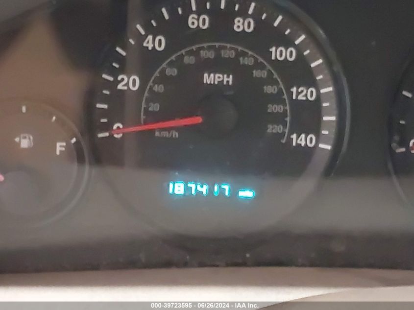 2005 Jeep Grand Cherokee Laredo VIN: 1J4HR48N25C721663 Lot: 39723595