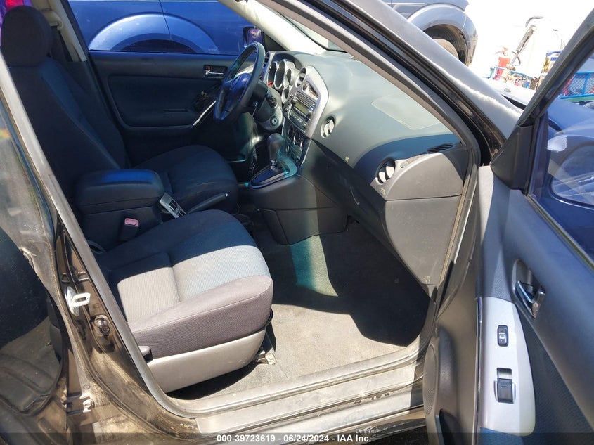 2006 Toyota Matrix Xr VIN: 2T1KR32E56C558630 Lot: 39723619