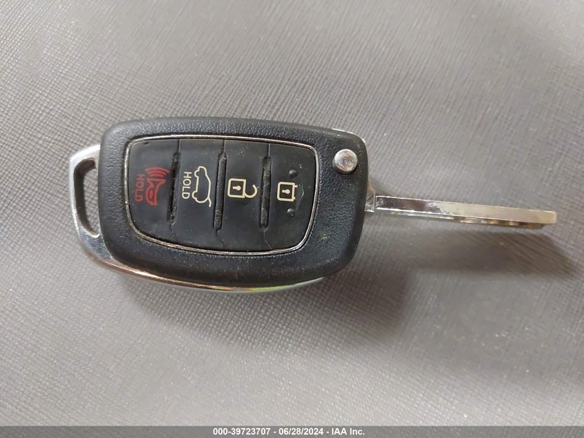 2016 Hyundai Santa Fe Sport 2.4L VIN: 5XYZTDLB8GG369695 Lot: 39723707