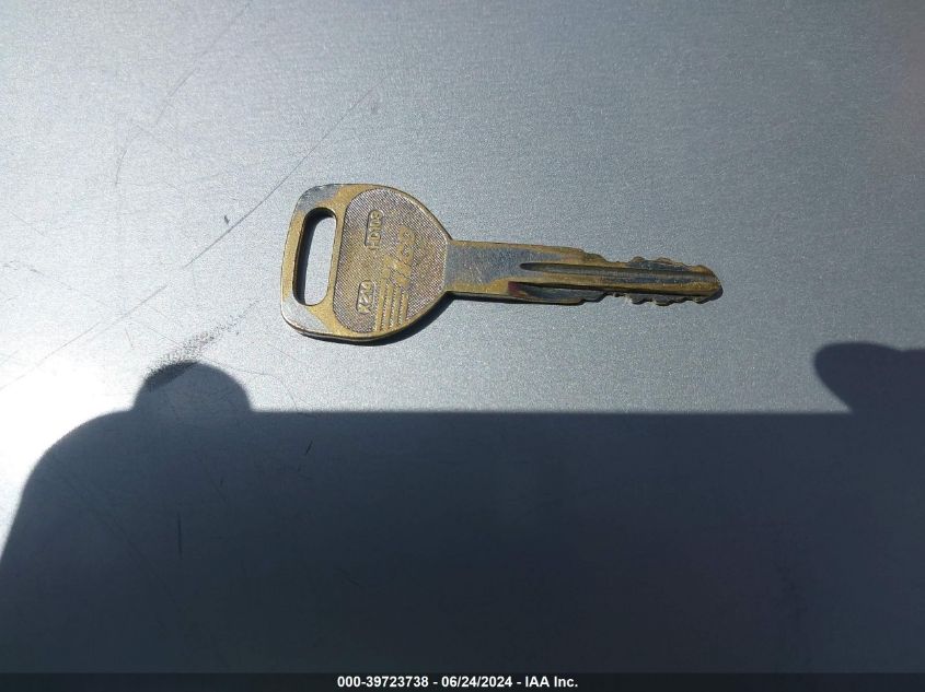 1998 Honda Cr-V Lx VIN: JHLRD184XWC085920 Lot: 39723738