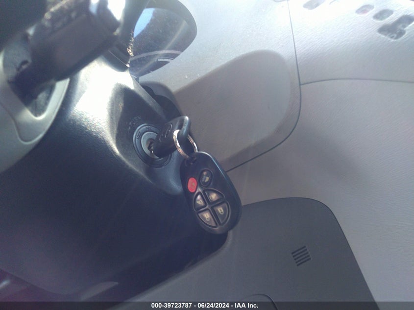 2011 Toyota Sienna Se VIN: 5TDXK3DC0BS074310 Lot: 39723787