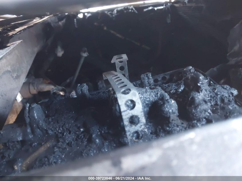 2005 Chevrolet Tahoe Ls VIN: 1GNEK13T95R270060 Lot: 39723846