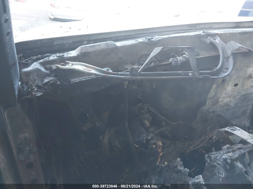 2005 Chevrolet Tahoe Ls VIN: 1GNEK13T95R270060 Lot: 39723846