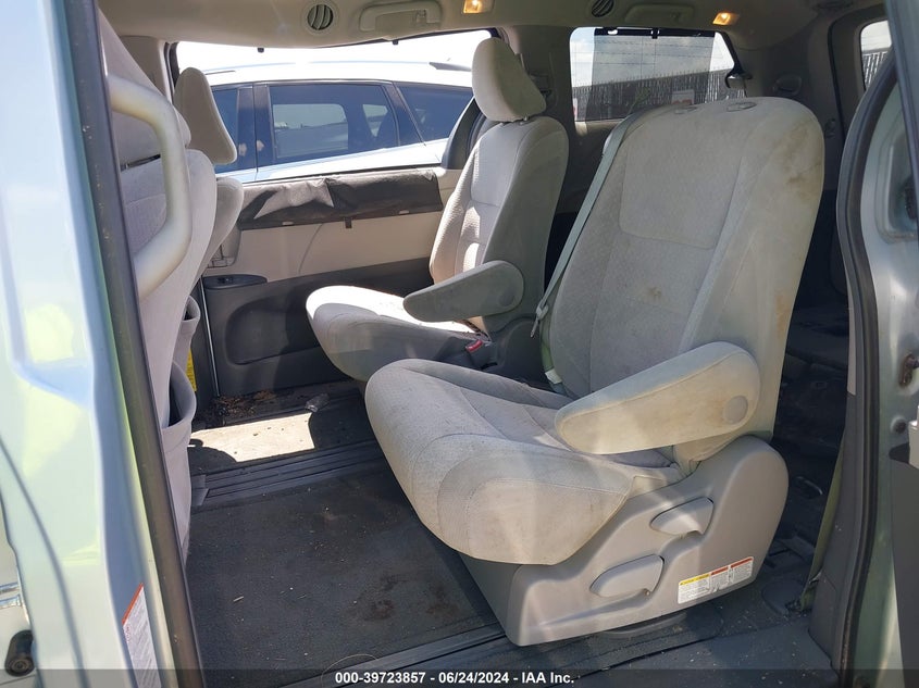 2015 Toyota Sienna Le 8 Passenger VIN: 5TDKK3DC9FS539974 Lot: 39723857
