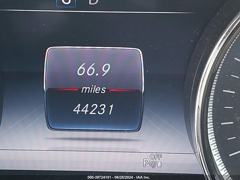 2017 Mercedes-Benz E 300 VIN: WDDZF4JB8HA080477 Lot: 39724101