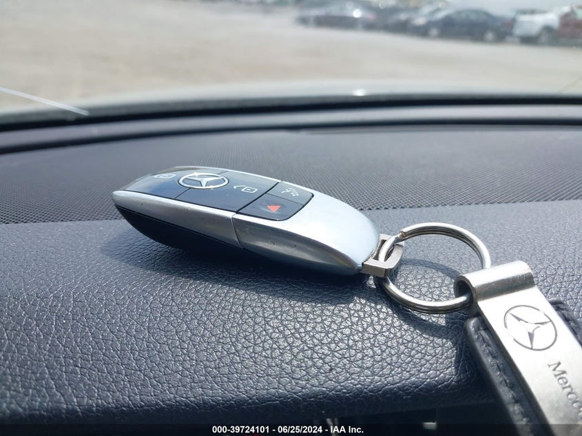 2017 Mercedes-Benz E 300 VIN: WDDZF4JB8HA080477 Lot: 39724101