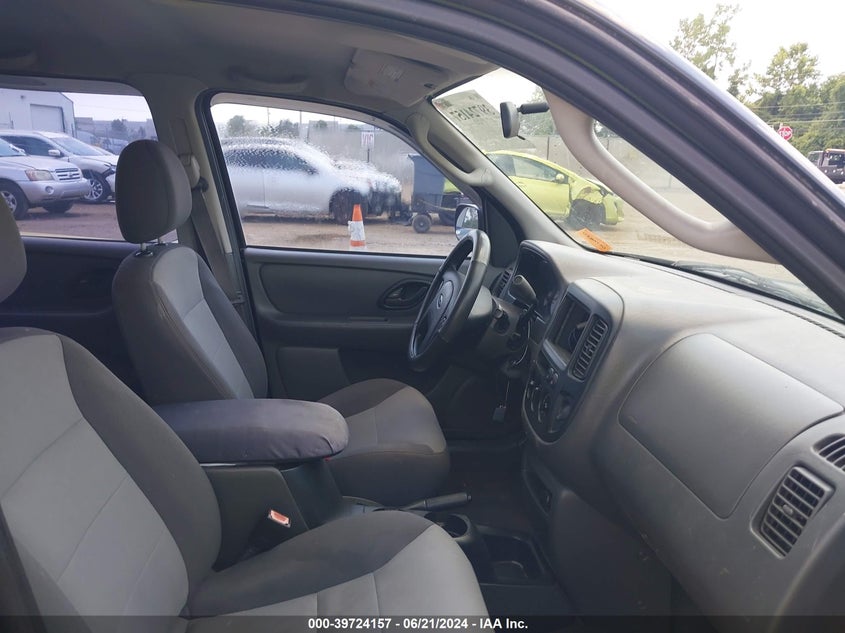 2004 Ford Escape Xls VIN: 1FMYU92184KA29981 Lot: 39724157