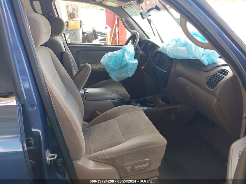 2002 Toyota Sequoia Sr5 V8 VIN: 5TDZT34A22S120322 Lot: 39724208