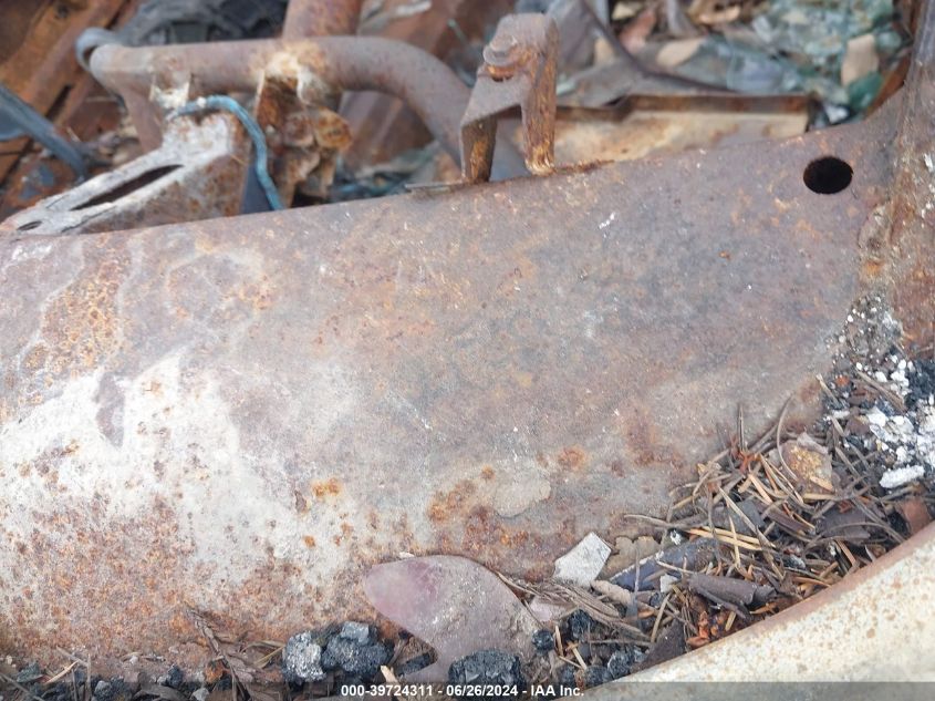 1998 BMW 323Is Is VIN: WBABF7324WEH42278 Lot: 39724311