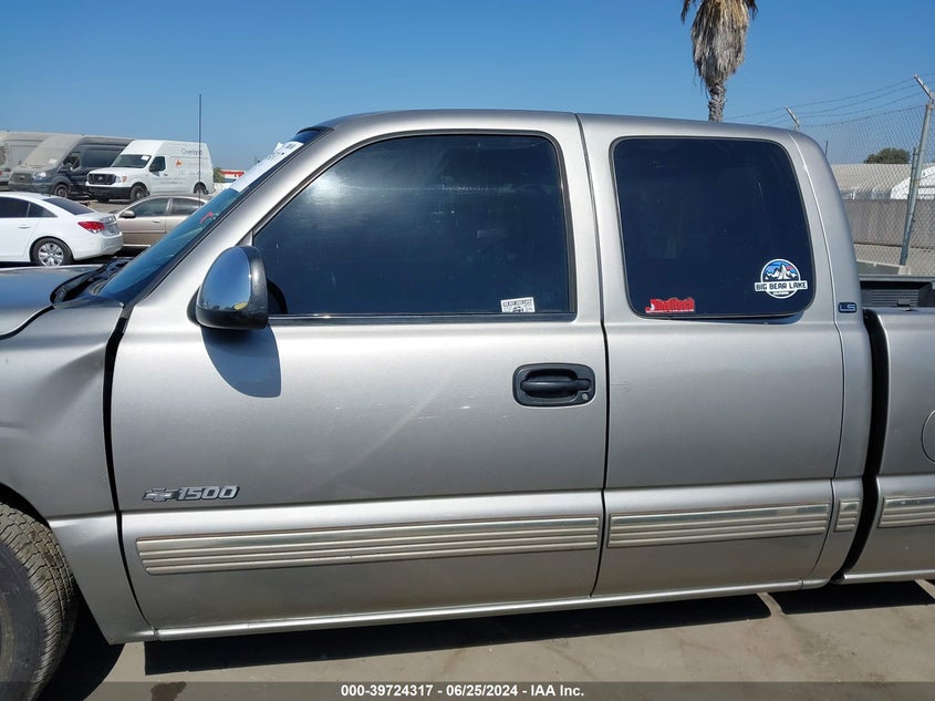 2000 Chevrolet Silverado 1500 Ls VIN: 2GCEC19T9Y1396834 Lot: 39724317