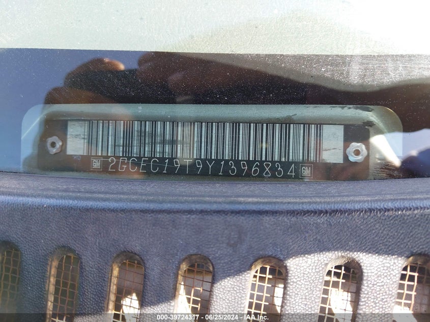 2000 Chevrolet Silverado 1500 Ls VIN: 2GCEC19T9Y1396834 Lot: 39724317