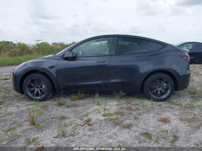 2024 Tesla Model Y Long Range/Rwd VIN: 7SAYGDED6RF094503 Lot: 39724354