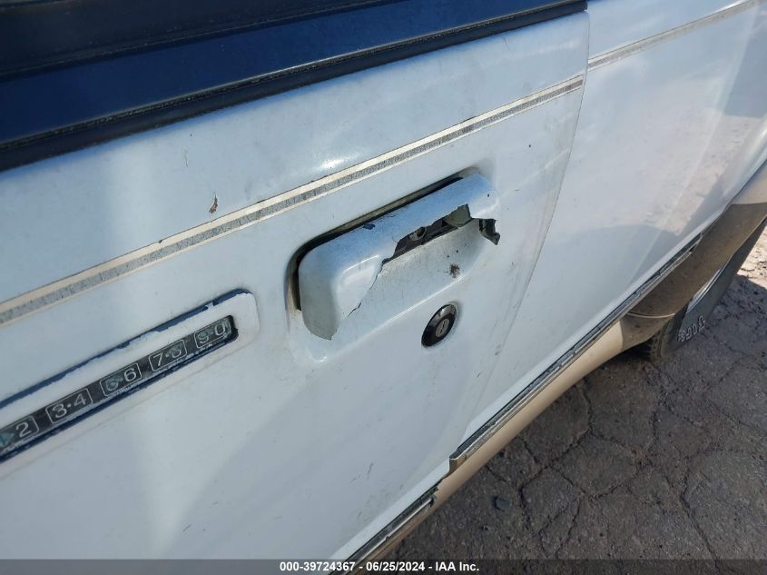 1996 Ford Explorer VIN: 1FMDU32XXTUA66193 Lot: 39724367