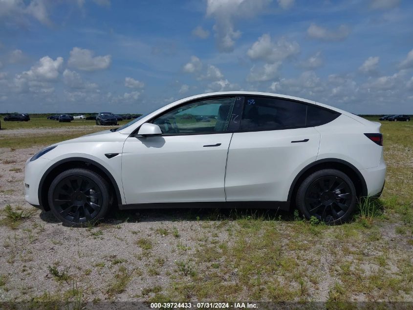 2024 Tesla Model Y Long Range/Rwd VIN: 7SAYGDED9RF093295 Lot: 39724433