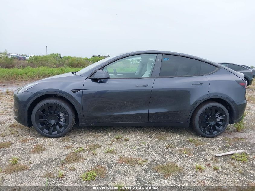 2024 Tesla Model Y Long Range Dual Motor All-Wheel Drive VIN: 7SAYGDEE5RA289207 Lot: 39724480