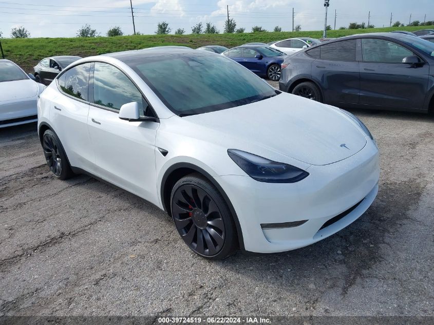 7SAYGDEF1RA281842 2024 TESLA MODEL Y - Image 1