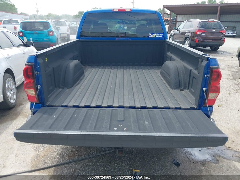 2004 Chevrolet Silverado 1500 Ls VIN: 2GCEC19T741105841 Lot: 39724569