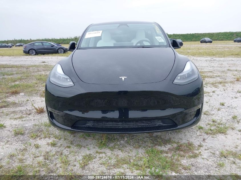 2024 Tesla Model Y Long Range/Rwd VIN: 7SAYGDED5RF092855 Lot: 39724616