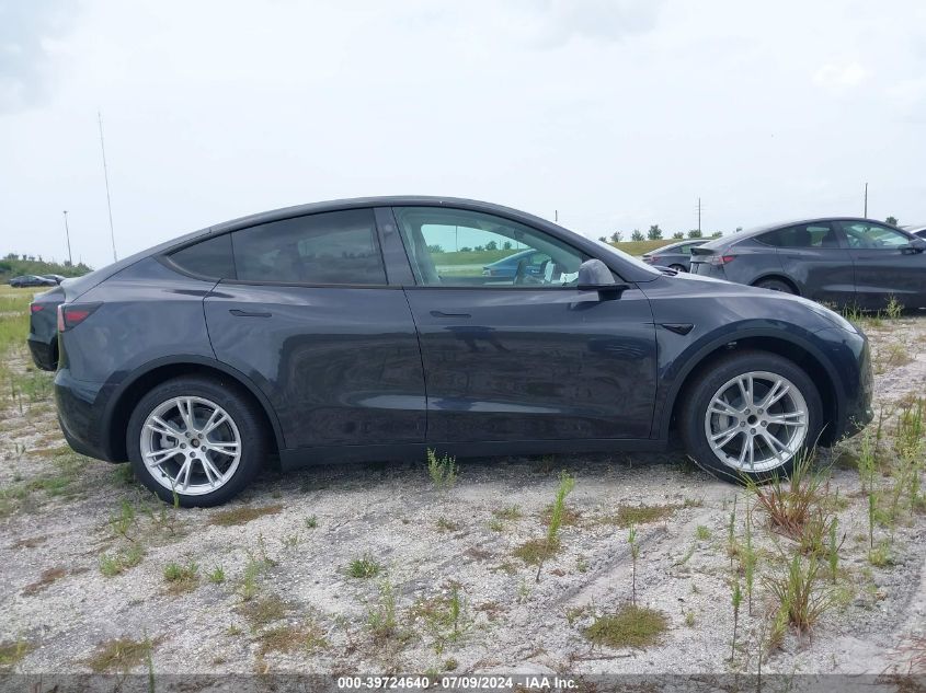 2024 Tesla Model Y Long Range/Rwd VIN: 7SAYGDED7RF087401 Lot: 39724640