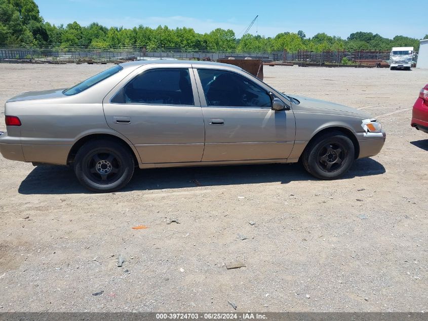 1999 Toyota Camry Le VIN: 4T1BG22K0XU490176 Lot: 39724703