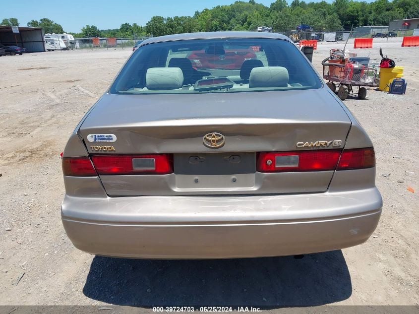 1999 Toyota Camry Le VIN: 4T1BG22K0XU490176 Lot: 39724703