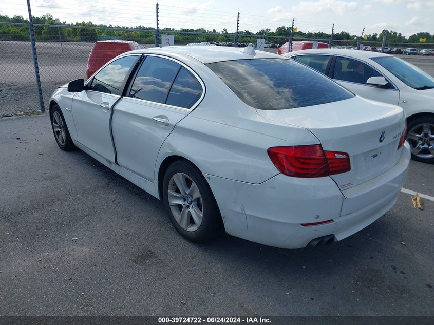 2011 BMW 528I VIN: WBAFR1C56BC742009 Lot: 39724722