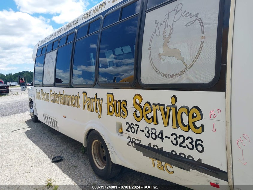 2011 Ford E-450 Cutaway VIN: 1FDFE4FS8BDA43133 Lot: 39724801