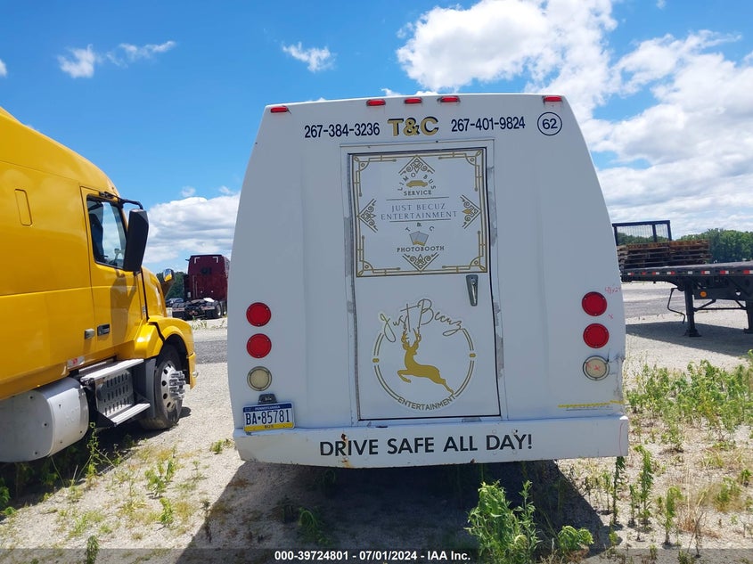 2011 Ford E-450 Cutaway VIN: 1FDFE4FS8BDA43133 Lot: 39724801