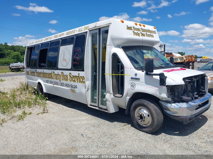 2011 FORD E-450 CUTAWAY