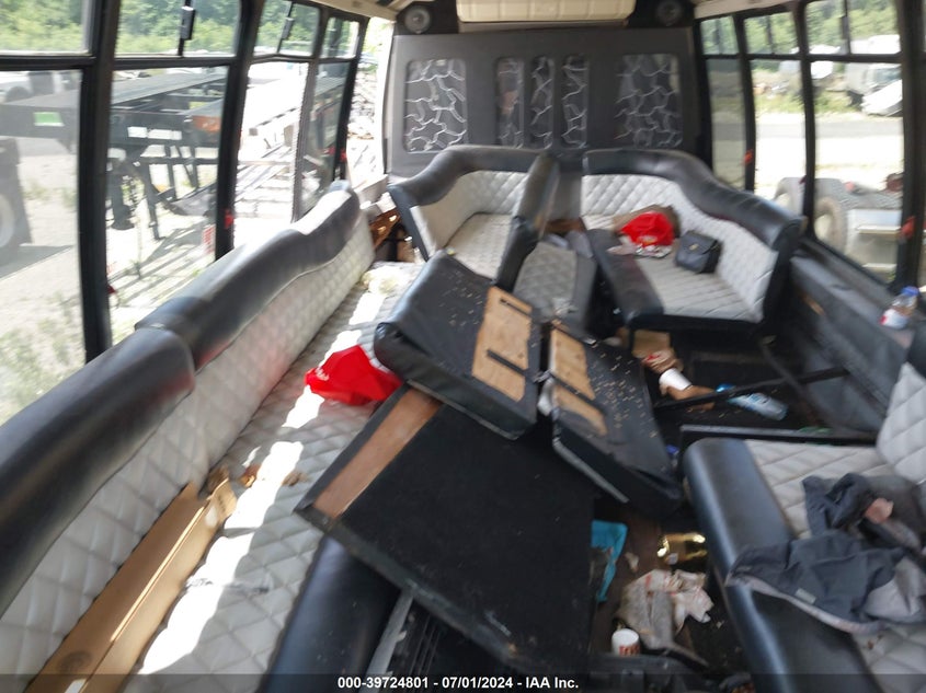 2011 Ford E-450 Cutaway VIN: 1FDFE4FS8BDA43133 Lot: 39724801