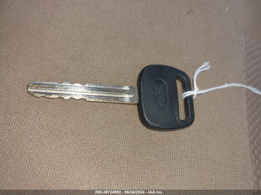 2002 Chevrolet Prizm VIN: 1Y1SK52852Z420611 Lot: 39724892