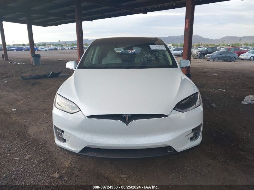 2018 Tesla Model X VIN: 5YJXCDE22JF113670 Lot: 39724953