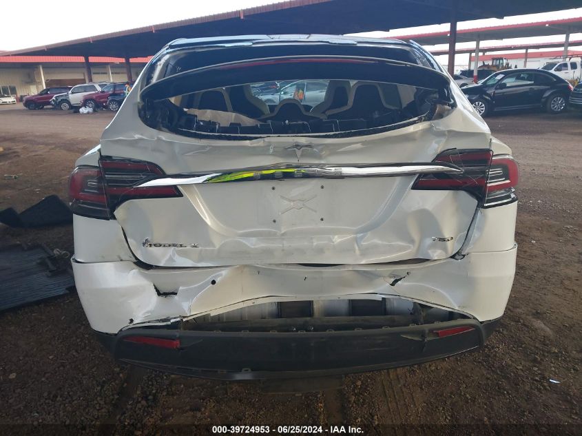 2018 Tesla Model X VIN: 5YJXCDE22JF113670 Lot: 39724953