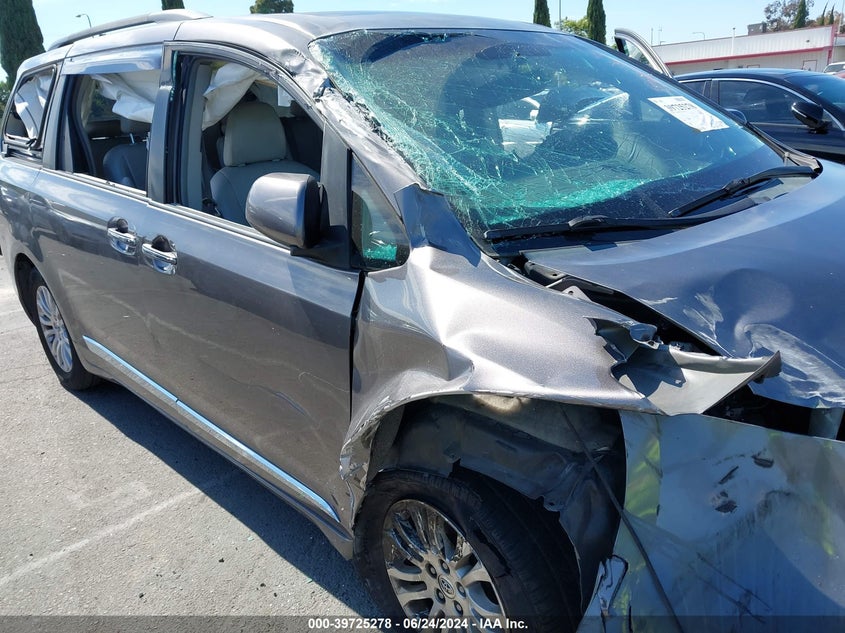 2011 Toyota Sienna Xle V6 VIN: 5TDYK3DC2BS009303 Lot: 39725278
