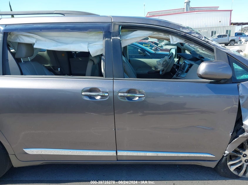 2011 Toyota Sienna Xle V6 VIN: 5TDYK3DC2BS009303 Lot: 39725278