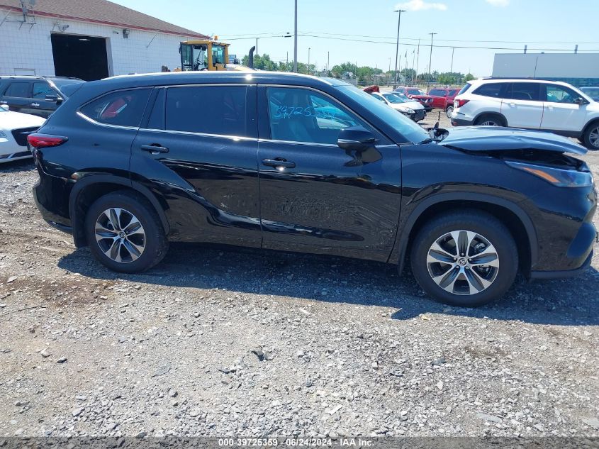 2022 Toyota Highlander Xle VIN: 5TDGZRBHXNS253276 Lot: 39725359