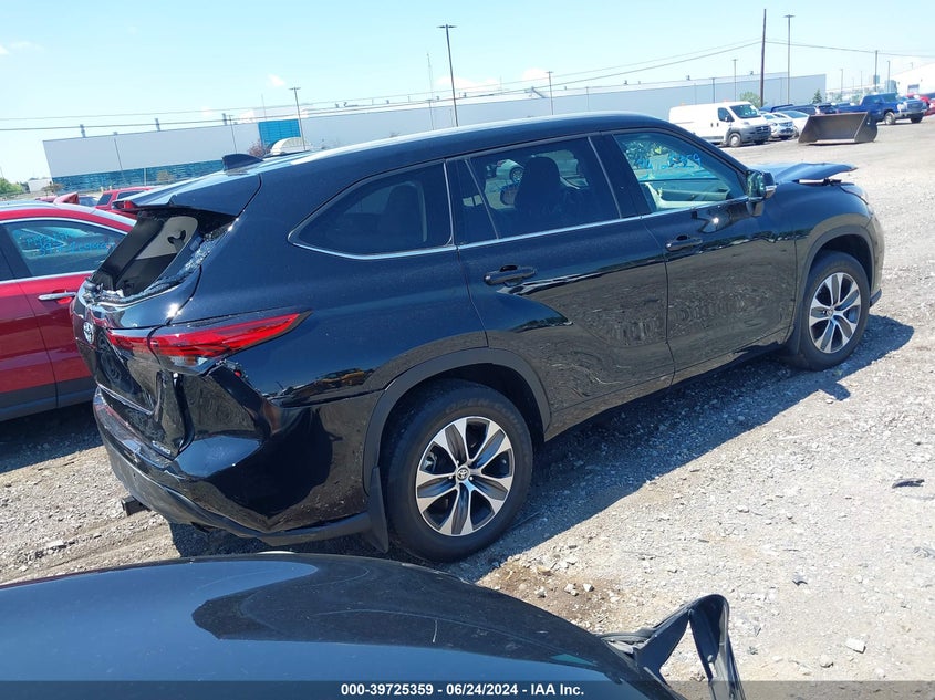 2022 Toyota Highlander Xle VIN: 5TDGZRBHXNS253276 Lot: 39725359