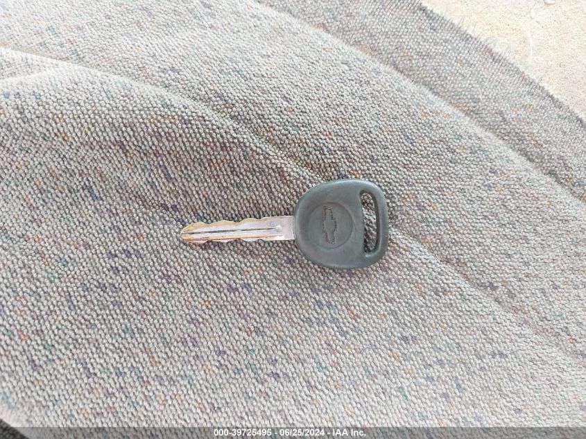 2001 Chevrolet Astro VIN: 1GCDM19W51B140988 Lot: 39725495