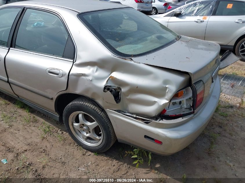 1996 Honda Accord Lx/Ex VIN: 1HGCD5633TA005015 Lot: 39725510