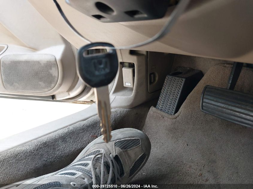 1996 Honda Accord Lx/Ex VIN: 1HGCD5633TA005015 Lot: 39725510