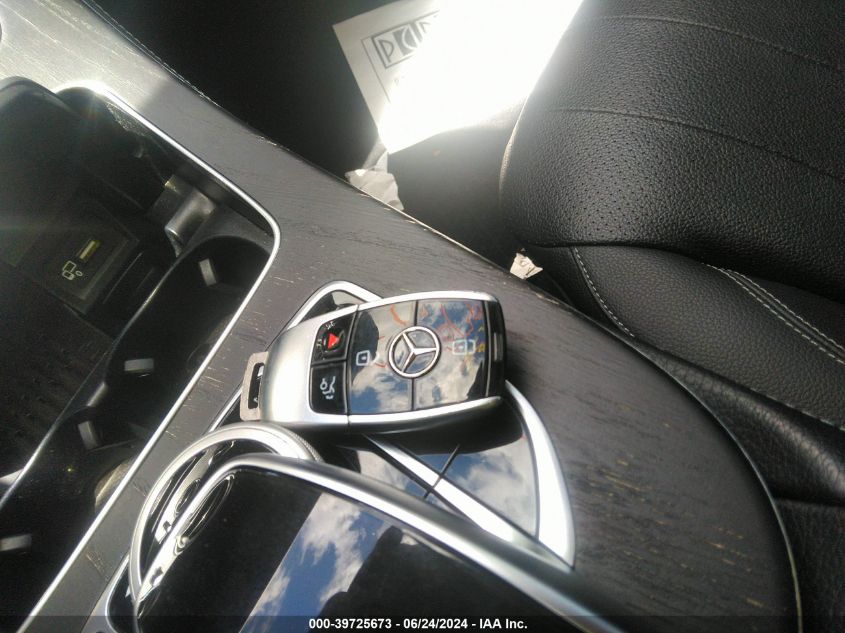 2019 Mercedes-Benz E 300 4Matic VIN: WDDZF4KB2KA568572 Lot: 39725673