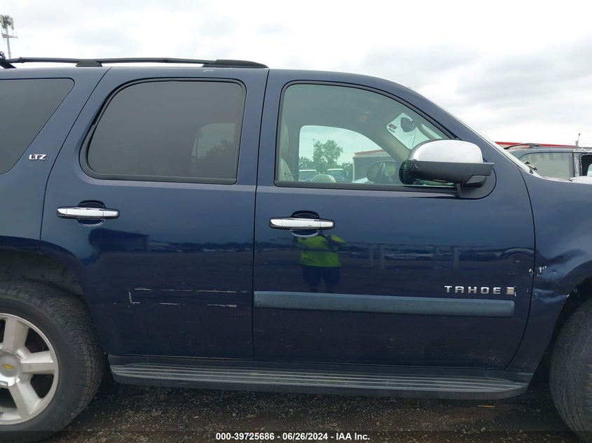 2007 Chevrolet Tahoe K1500 VIN: 1GNFK13067R294345 Lot: 39725686