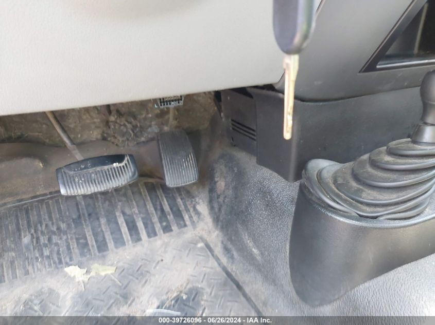 2005 Ford F-150 Stx/Xlt VIN: 1FTRF04W05KE44690 Lot: 39726096