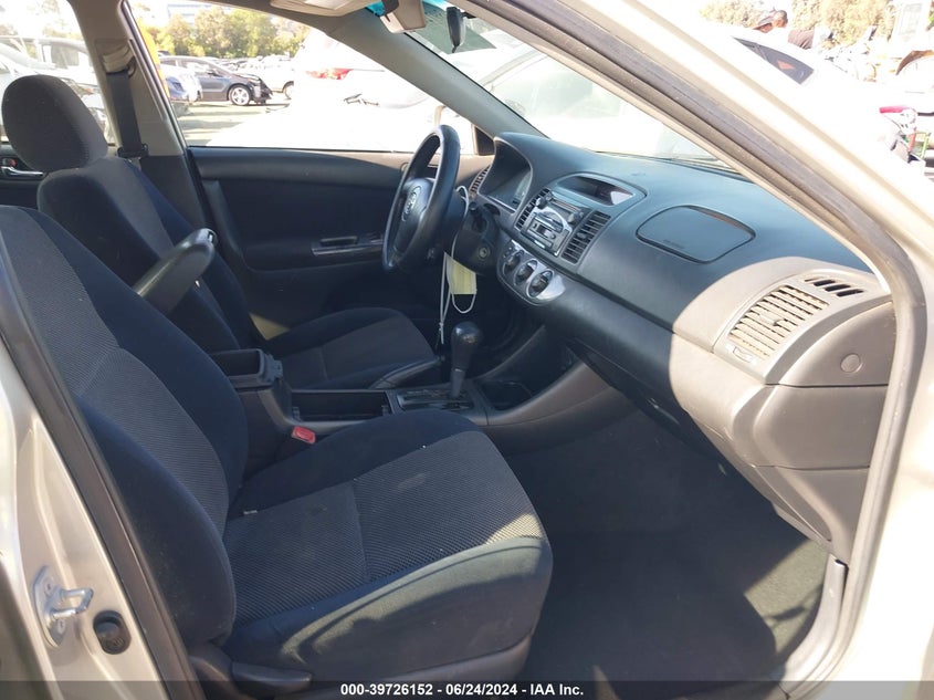 2004 Toyota Camry Le VIN: 4T1BE32K24U801209 Lot: 39726152